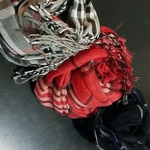 Set of 3 lightweight scarves